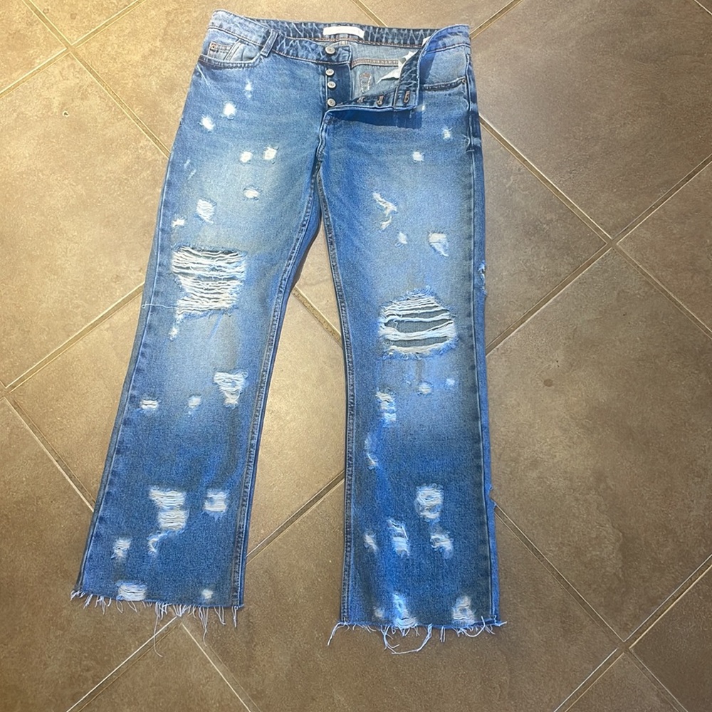 Zara Trafaluc Distressed Jeans! Size 6